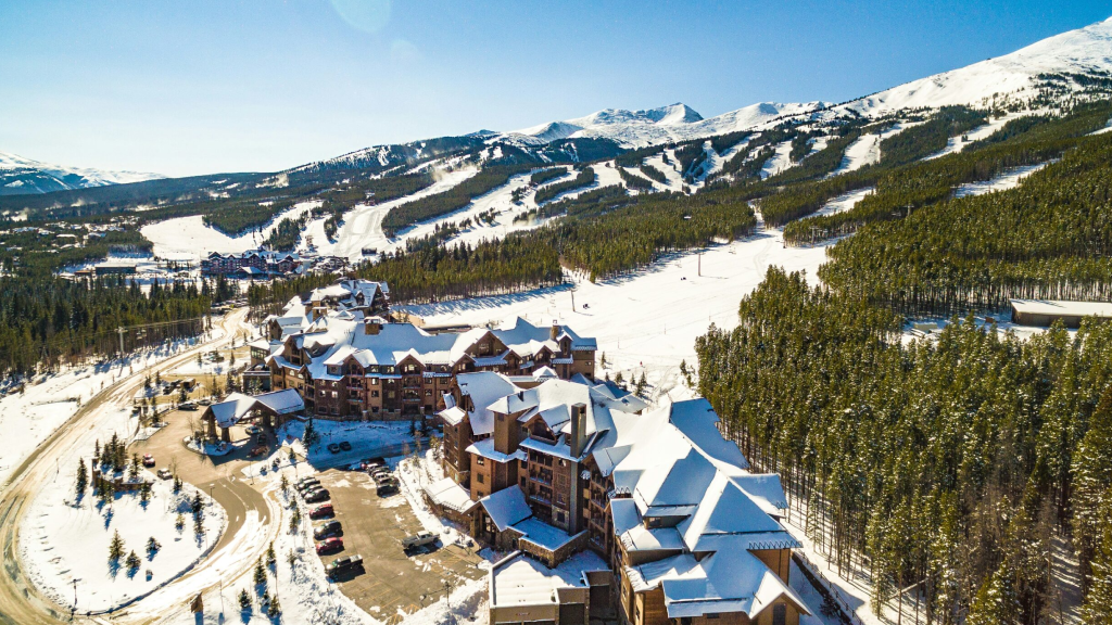 Denver airport to Breckenridge transportation with private limo and car service